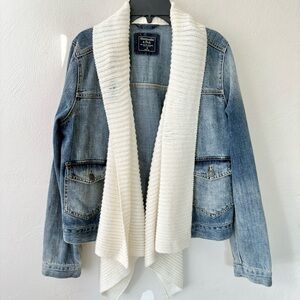 🎁5/$25 Abercrombie & Fitch Denim Jacket with Attached Cream Knit Scarf